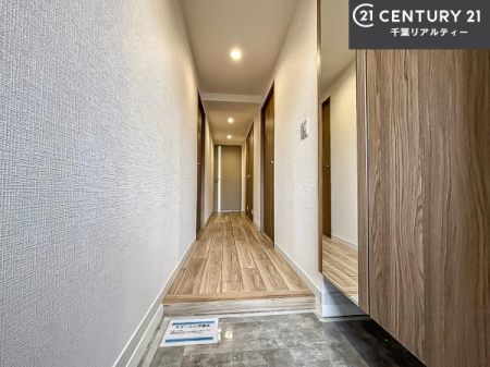 ���� �V���[�Y�{�b�N�X�t���Ȃ̂ŁA���ւ��Еt�����|�������₷���ł��I
�X�b�L���������ւŌ˂��J�����u�ԁA�������̂���S�n������Ԃ��o�}���Ă���܂��B