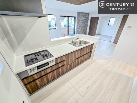 �L�b�`�� ��Ƃ肠�钲���X�y�[�X�ō�Ƃ����₷�����K�ȃL�b�`���ł��I
���q�l�ƈꏏ�ɂ��َq������y���߂�L�X�X�y�[�X�ł��B�y�����������ԂɂȂ肻���ł��ˁI