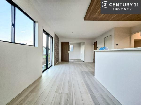 ���r���O �D�����z���܂肪���r���O����ł���ċ��S�n�̗ǂ���Ԃ����o���Ă���܂��I
���났�̎��Ԃ��߂����܂��I