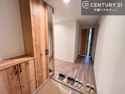 ���� �V���[�Y�{�b�N�X�t���Ȃ̂ŁA���ւ��Еt�����|�������₷���ł��I
�X�b�L���������ւŌ˂��J�����u�ԁA�������̂���S�n������Ԃ��o�}���Ă���܂��B