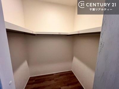 ���[ �E�H�[�N�C���N���[�[�b�g�t���ł��B��������̂��m���Ȃǂ����[���Ă��������ł��ˁI���ɂ���@�������ȂǋG�ߕ��̑傫�ȉƓd�����[�ł��܂��B