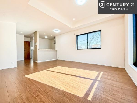 ���r���O �S�n�ǂ����r���O�͉Ƒ������R�ƏW�܂�܂��B�Ƒ��c�R�̎��Ԃ����������ł��B���Ƒ��ƁA����w�[���������Ԃ��߂��������ł��ˁB