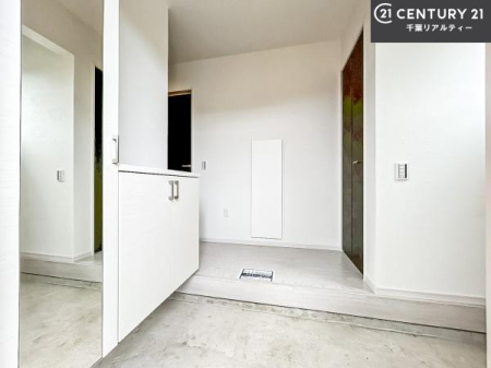 ���� ���ċA���Ă��Ă��A�������܁I�����������Ȃ�A�D�����}������Ă�����ԂɂȂ��Ă��܂��B
���邭��������錺�ւł��I