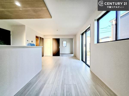 ���r���O �D�����z���܂肪���r���O����ł���ċ��S�n�̗ǂ���Ԃ����o���Ă���܂��I
���났�̎��Ԃ��߂����܂��I