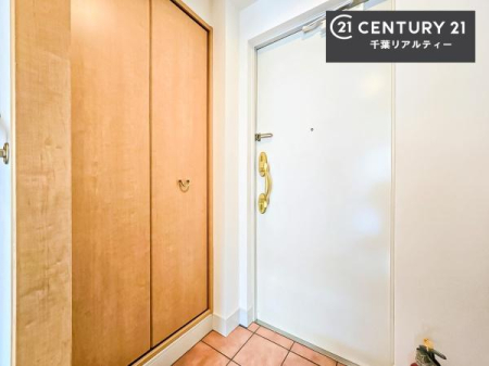 ���� �V���[�Y�{�b�N�X�t���Ȃ̂ŁA���ւ��Еt�����|�������₷���ł��I
�X�b�L���������ւŌ˂��J�����u�ԁA�������̂���S�n������Ԃ��o�}���Ă���܂��B
