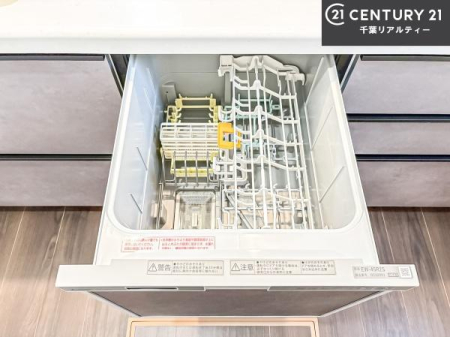 �L�b�`�� �H��@�t���̃L�b�`���ł��I�Z���������r��h�~�Ƃ��đ�ϊ��􂷂�֗��Ȏd�l�ł��I�r���g�C���Ȃ̂ŃL�b�`���̏ꏊ����炸�����X�y�[�X���L���g�����Ƃ��o���܂��I