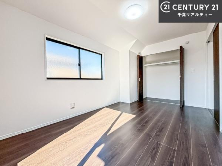 �m�� �V���v���Ƀf�U�C������Ă��邽�߁A�Ƌ��I�т܂���I
���C�ɓ���̉Ƌ��u���Ă��낰���Ԃ���邱�Ƃ��ł��܂��B