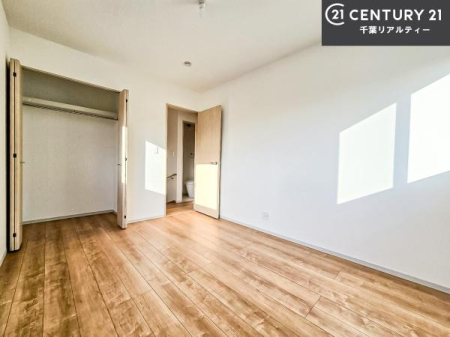 �Q�� �D���������������ޗm���́A���̖ڊo�߂��C�������ǂ������ł��ˁB���������Ԃ��������Ɖ߂������Ƃ��ł��܂��B�D�����F�����̃t���[�����O���ǂ�ȉƋ�ɂ��}�b�`���܂��I