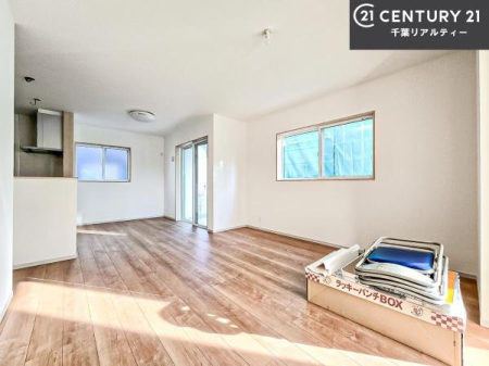 ���r���O �J�����̂���L�XLDK�I�\�t�@�[��_�C�j���O�e�[�u����u���Ă������ɂȂ�Ȃ��̂ŉ��K�ɉ߂����܂��I�R�~���j�P�[�V���������₷�����r���O�ł��I