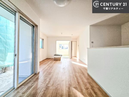 ���r���O �S�n�ǂ����r���O�͉Ƒ������R�ƏW�܂�܂��B�Ƒ��c�R�̎��Ԃ����������ł��B���Ƒ��ƁA����w�[���������Ԃ��߂��������ł��ˁB