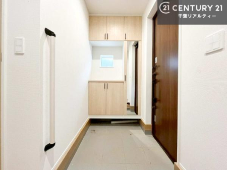 ���� �V���[�Y�{�b�N�X�t���Ȃ̂ŁA���ւ��Еt�����|�������₷���ł��I
�X�b�L���������ւŌ˂��J�����u�ԁA�������̂���S�n������Ԃ��o�}���Ă���܂��B