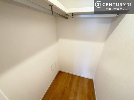 ���[ �E�H�[�N�C���N���[�[�b�g�t���ł��B��������̂��m���Ȃǂ����[���Ă��������ł��ˁI���ɂ���@�������ȂǋG�ߕ��̑傫�ȉƓd�����[�ł��܂��I