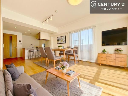 ���r���O �J�����̂���L�XLDK�I�\�t�@�[��_�C�j���O�e�[�u����u���Ă������ɂȂ�Ȃ��̂ŉ��K�ɉ߂����܂��I�R�~���j�P�[�V���������₷�����r���O�ł��I