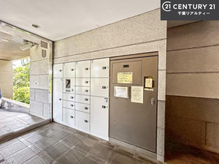 ���̑����p�� ��z�{�b�N�X�����Ȃ̂ŕs�ݎ��ł��ו��̎󂯎�肪�ł��A�Z�����������T�|�[�g�I�Ĕz�B�̎�Ԃ��Ȃ��A���S�E�֗��ȕ�炵���������܂��B