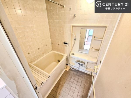 ���� �ǂ������@�\�t���̗����ŁA���ł����K�ȃo�X�^�C���B
���Ƒ��̓������Ԃ�����Ă��A�����������C���y���߂܂��B