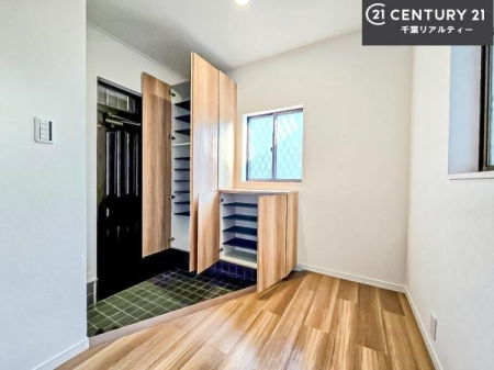 ���� ���ċA���Ă��Ă��A�������܁I�����������Ȃ�A�D�����}������Ă�����ԂɂȂ��Ă��܂��B
���邭��������錺�ւł��I