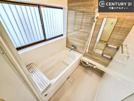 ���� �L�X�o�X�ň���̔������t���b�V���B�����L�΂���̂ŁA�����ɂ��������ƐZ����܂��ˁI�����̃o�X�^�C�����y���݂ɂȂ�܂��B