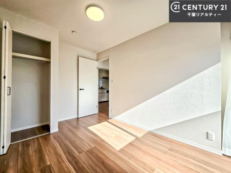 �Q�� �o���R�j�[�ɖʂ��Ă���m���ł��B���邭�����肪����A���C����������ł��܂��I���N���āA�O�ɏo�Ĕw�L�т����[�ċz�����ǂ������}������邱�Ƃ��ł��܂��B