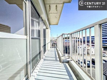 �o���R�j�[ �z������̗ǂ��o���R�j�[�ŁA�����󕨂��悭���������ł��ˁI
���V�C�̗ǂ����ɂ̓o���R�j�[�֏o�ă��t���b�V������̂��C�����悳�����ł��B