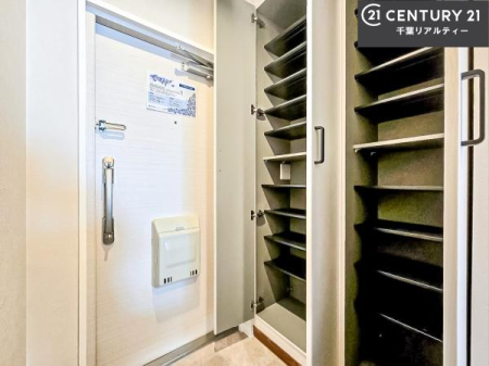 ���� �V���[�Y�{�b�N�X�t���Ȃ̂ŁA���ւ��Еt�����|�������₷���ł��I
�X�b�L���������ւŌ˂��J�����u�ԁA�������̂���S�n������Ԃ��o�}���Ă���܂��B