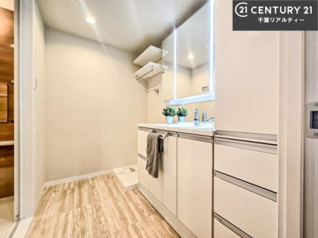 ���ʑ�E���ʏ� ���ʎ����炷�������֍s������S�̓����݌v�B
���q���܂̓��������〈�������₷���A���Ƒ��݂�Ȃ��g���₷���Ԏ��ł��B