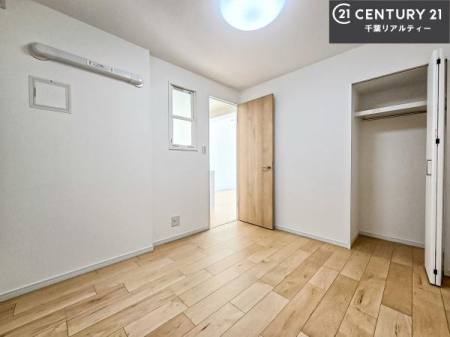 �q������ ���[�X�y�[�X�����Ă��܂��I�������X�b�L�����ڂ��鎖���ł��܂��ˁB
�Ƌ��I�΂Ȃ��V���v���ȃf�U�C���ׁ̈A�Ƌ��I�΂����C�ɓ���̋�ԍ�肪�ł������ł��ˁB