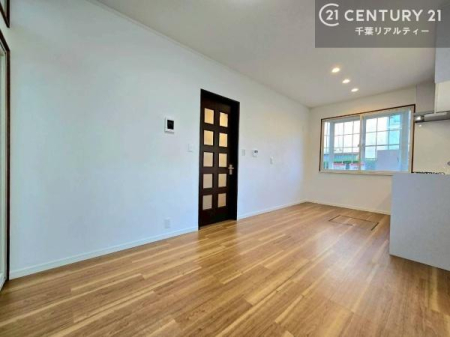 ���r���O �����������f�U�C���Ƌ@�\�������˔��������m�x�[�V���������B�����肠��f�ނƏ�i�ȋ�ԂÂ���ŁA�Z�ސl�̖�����L���ɂ��Ă���܂��B