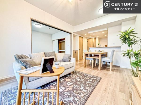 ���r���O �S�n�ǂ����r���O�͉Ƒ������R�ƏW�܂�܂��B�Ƒ��c�R�̎��Ԃ����������ł��B���Ƒ��ƁA����w�[���������Ԃ��߂��������ł��ˁB