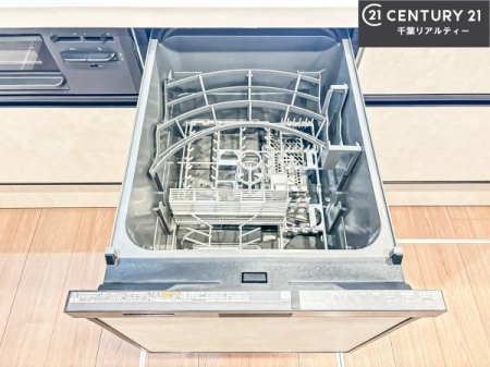 �L�b�`�� �H��@�t���̃L�b�`���ł��I�Z���������r��h�~�Ƃ��đ�ϊ��􂷂�֗��Ȏd�l�ł��I�r���g�C���Ȃ̂ŃL�b�`���̏ꏊ����炸�����X�y�[�X���L���g�����Ƃ��o���܂��I