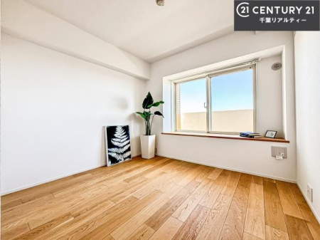 �Q�� �o���R�j�[�ɖʂ��Ă���m���ł��B���邭�����肪����A���C����������ł��܂��I���N���āA�O�ɏo�Ĕw�L�т����[�ċz�����ǂ������}������邱�Ƃ��ł��܂��B