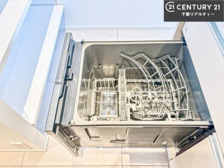 �L�b�`�� �H��@�t���̃L�b�`���ł��I�Z���������r��h�~�Ƃ��đ�ϊ��􂷂�֗��Ȏd�l�ł��I�r���g�C���Ȃ̂ŃL�b�`���̏ꏊ����炸�����X�y�[�X���L���g�����Ƃ��o���܂��I