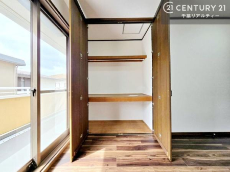 �m�� ���[�X�y�[�X�����Ă��܂��I�������X�b�L�����ڂ��鎖���ł��܂��ˁB
�Ƌ��I�΂Ȃ��V���v���ȃf�U�C���ׁ̈A�Ƌ��I�΂����C�ɓ���̋�ԍ�肪�ł������ł��ˁB