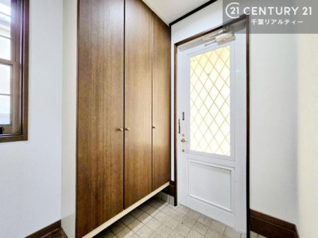 ���� �V���[�Y�{�b�N�X�t���Ȃ̂ŁA���ւ��Еt�����|�������₷���ł��I
�X�b�L���������ւŌ˂��J�����u�ԁA�������̂���S�n������Ԃ��o�}���Ă���܂��B
