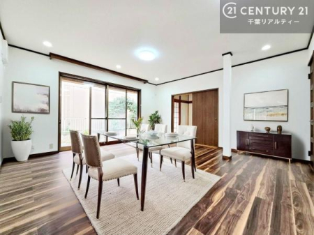 ���r���O �Ƌ��CG�p�[�X�ł��B��؂ȉƑ����W�܂邩�炱��LDK�ɂ͂�����肽���B
�q�����������C�ɏ΂��Ȃ��瑖�����Ă���p�����������u�L���Ƃɂ��ėǂ������v�Ǝv���u�Ԃł��B