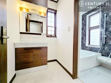 ���ʑ�E���ʏ� �O�ʋ����ʑ�Ɏ��[������ق��A�^�I�����܂�u������I���������Ă���̂ŕ�����ꂪ���Ȑ��ʏ������[�L�x�ŃX�b�L���Еt���܂��I