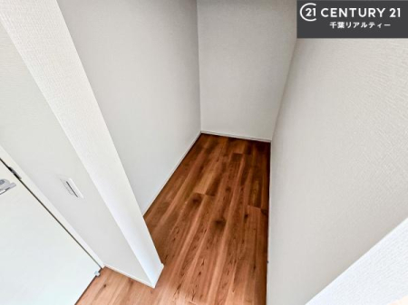 ���[ �E�H�[�N�C���N���[�[�b�g�t���ł��B��������̂��m���Ȃǂ����[���Ă��������ł��ˁI���ɂ���@�������ȂǋG�ߕ��̑傫�ȉƓd�����[�ł��܂��B