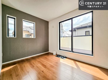 �m�� �o���R�j�[�ɖʂ��Ă���m���ł��B���邭�����肪����A���C����������ł��܂��I���N���āA�O�ɏo�Ĕw�L�т����[�ċz�����ǂ������}������邱�Ƃ��o�������ł��ˁI