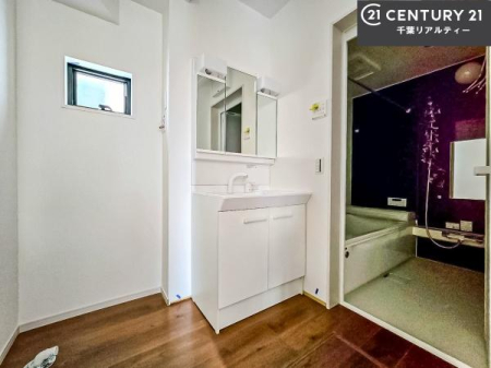 ���ʑ�E���ʏ� �O�ʋ��d�l�̐��ʏ��́A�g�����Ȃ݂����₷������I���͎��[�ɂȂ��Ă��܂��B�h���C���[�₨���ϓ����Еt������̂Ő��ʑ������X�b�L���ƌ����邱�Ƃ��o���܂��I