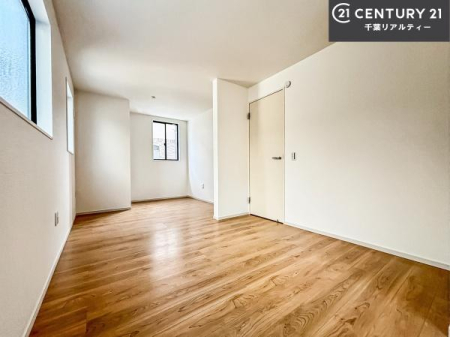 ���r���O�ȊO�̋��� ���邭���ʂ��̗ǂ������ł��B�u�V���v���v�Ƀf�U�C�����ꂽ�����B���R�x�������̂ŉƋ�⃌�C�A�E�g�ł��D�݂̋�Ԃ�n��グ���܂��B