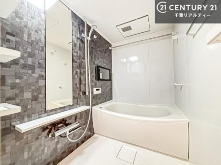 ���� �������������l�̕��͋C�̃o�X���[���́A�����o�Ă��ăo�X�^�C�����[���I
���d���撣���Ă��邲�J���ɂ��D�݂̓����̓����܂����āA�y����ł݂Ă͂������ł��傤���H