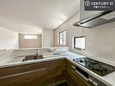 �L�b�`�� �R�����͎O������̂ł������̓����i�s���ł��܂��B
�������O�����t���ł��B�����X�y�[�X���L�X���Ă���׍�Ƃ����₷���I�g�����肪�ǂ��V�X�e���L�b�`���ł��I