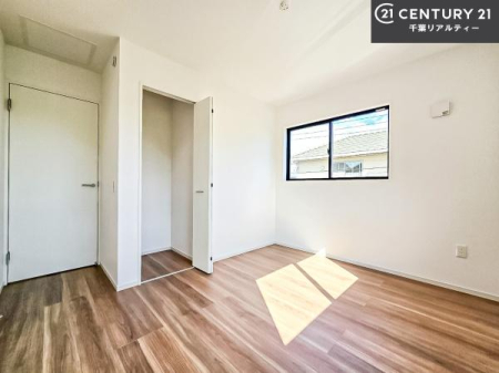 ���r���O�ȊO�̋��� �V���v���Ƀf�U�C������Ă��邽�߁A�Ƌ��I�т܂���I
���C�ɓ���̉Ƌ��u���Ă��낰���Ԃ���邱�Ƃ��ł��܂��B