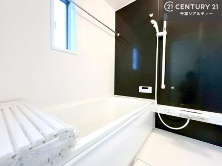 ���� �L�X�o�X�ň���̔������t���b�V���B�����L�΂���̂ŁA�����ɂ��������ƐZ����܂��ˁI�����̃o�X�^�C�����y���݂ɂȂ�܂��B