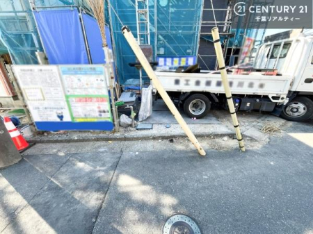 ���ԏ� ���ԃX�y�[�X��2�䕪����܂��I�Z�J���h�J�[�͂������A�o�C�N�⎩�]�ԂȂǂ��u���ꏊ�ɍ���܂���B