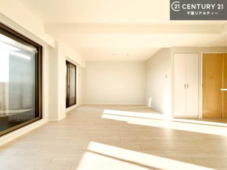 ���r���O �D�����z���܂肪���r���O����ł���ċ��S�n�̗ǂ���Ԃ����o���Ă���܂��I
���났�̎��Ԃ��߂����܂��I