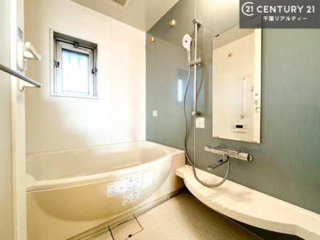 ���� ������Ƃ����������̂���o�X���[���I���K�ȃo�X�^�C��������܂��I
1���̔�����������Ɩ����Ă����f�G�ȃ����N�[�[�V������ԂɂȂ肻���ł��ˁB