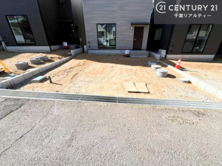 ���ԏ� ���ԃX�y�[�X��2�䕪����܂��I�Z�J���h�J�[�͂������A�o�C�N�⎩�]�ԂȂǂ��u���ꏊ�ɍ���܂���B