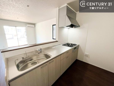 �L�b�`�� ��Ƃ����₷���V�X�e���L�b�`���ł��I���[����������t���Ă���̂ŁA�����X�y�[�X�ɕ���u���Ȃ��čςނ̂ŁA�L�X�g���āA���K�ɍ�Ƃ��ł��܂��I