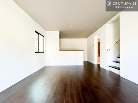 ���r���O �S�n�ǂ����r���O�͉Ƒ������R�ƏW�܂�܂��B�Ƒ��c�R�̎��Ԃ����������ł��B���Ƒ��ƁA����w�[���������Ԃ��߂��������ł��ˁB