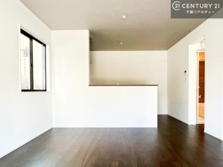 ���r���O ���r���O�S�̂����n����ΖʃL�b�`���Ȃ̂ŁA���q�l�̗l�q�������Ȃ����Ƃ��ł���q��Ă����₷�����S�ȊԎ�ł��I